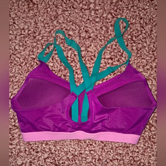 Victoria's Secret sportsbra - Picture 2 of 7